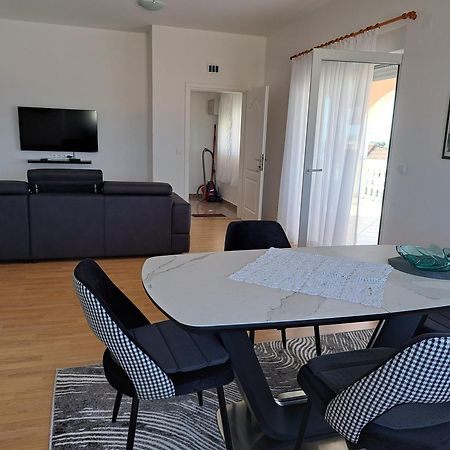 Apartments Pink House Povljana Εξωτερικό φωτογραφία