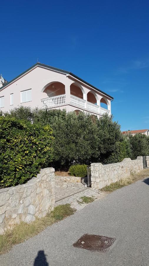 Apartments Pink House Povljana Εξωτερικό φωτογραφία